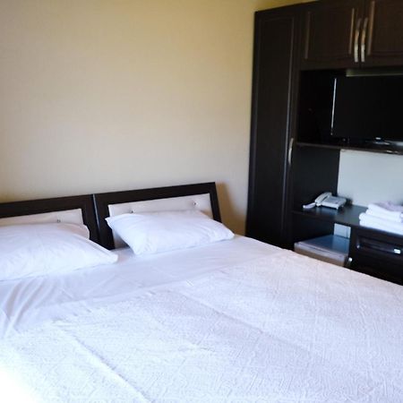 Hotel Vila Bruci Burrel Экстерьер фото