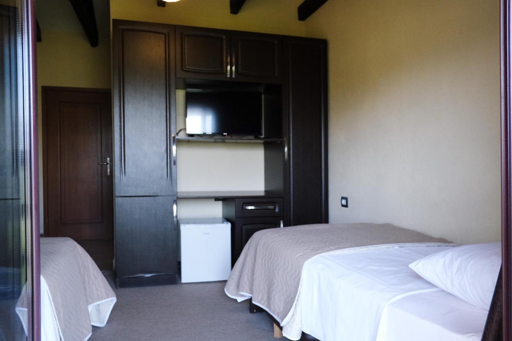 Hotel Vila Bruci Burrel Экстерьер фото