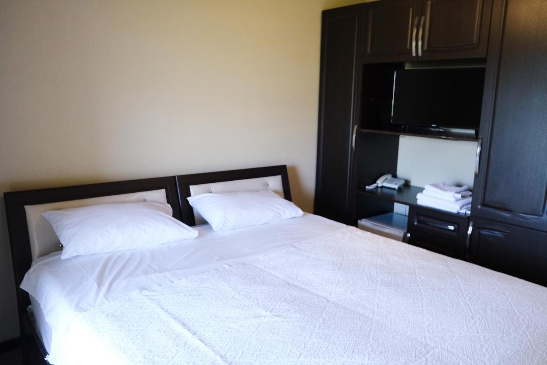 Hotel Vila Bruci Burrel Экстерьер фото