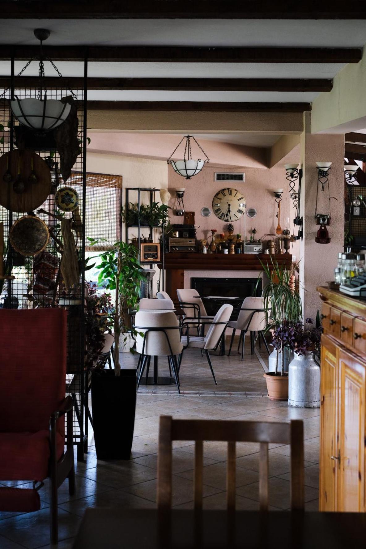 Hotel Vila Bruci Burrel Экстерьер фото