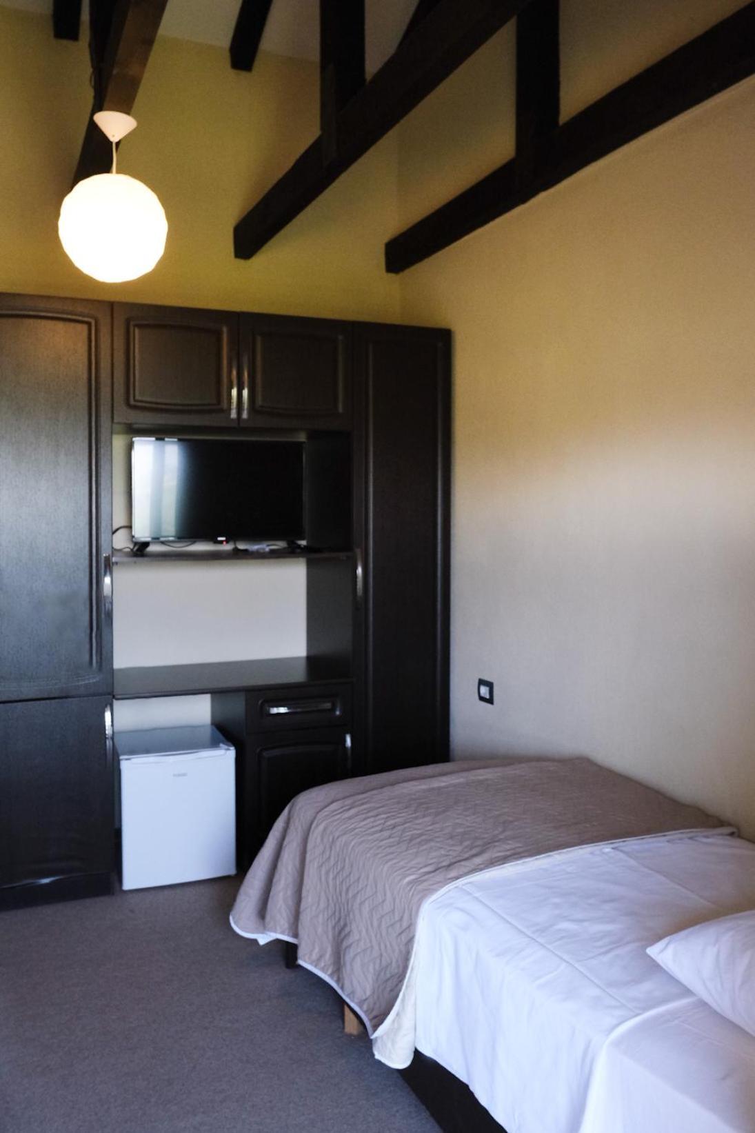 Hotel Vila Bruci Burrel Экстерьер фото