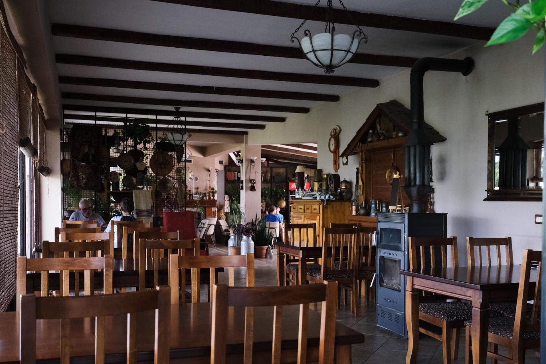Hotel Vila Bruci Burrel Экстерьер фото