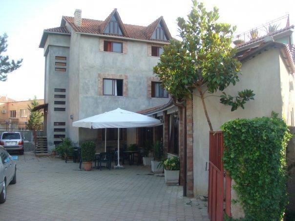 Hotel Vila Bruci Burrel Экстерьер фото